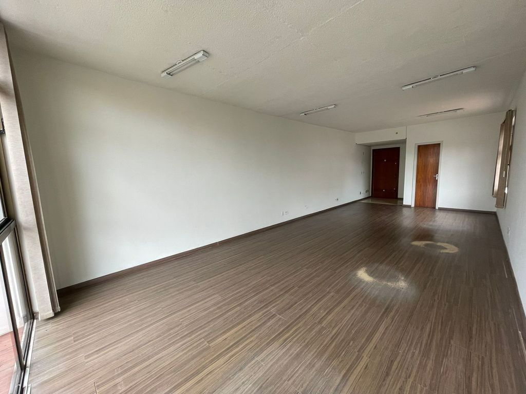 Sala Comercial à venda, 50m², Passo da Areia - Porto Alegre