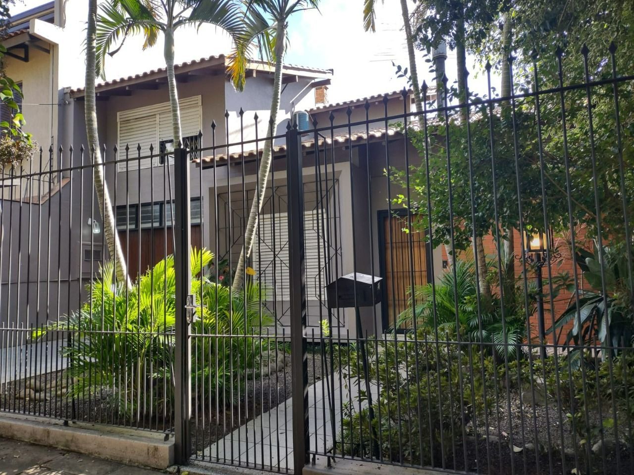 Casa 4 quartos à venda, 174m², Jardim Sabará - Porto Alegre