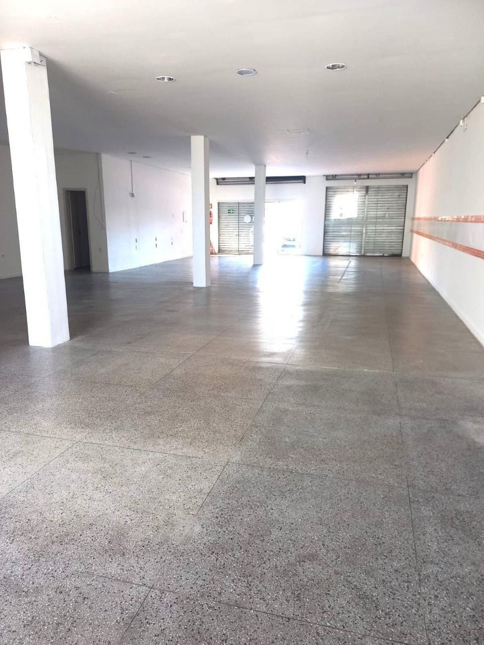 Loja à venda, 200m², Vila Ipiranga - Porto Alegre — foto 2