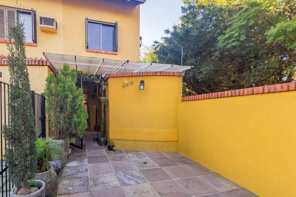Sobrado 3 quartos à venda, 120m², Jardim Sabará - Porto Alegre