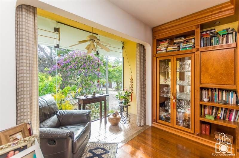 Casa para Venda - 460m², 6 dormitórios, sendo 4 suites, 5 vagas - Três Figueiras