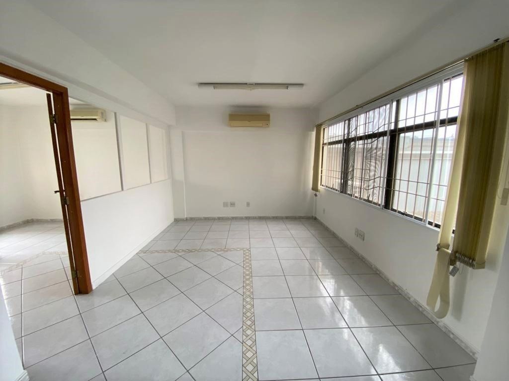 Sala Comercial à venda, 79m², Passo da Areia - Porto Alegre — foto 2