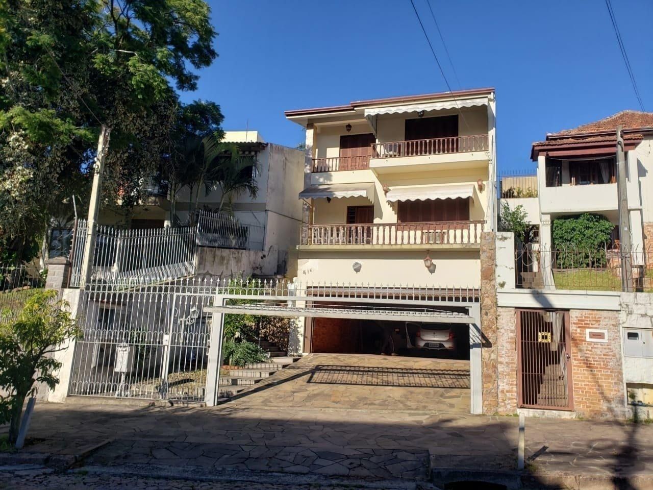 Sobrado 5 quartos à venda, 596m², Santo Antônio - Porto Alegre