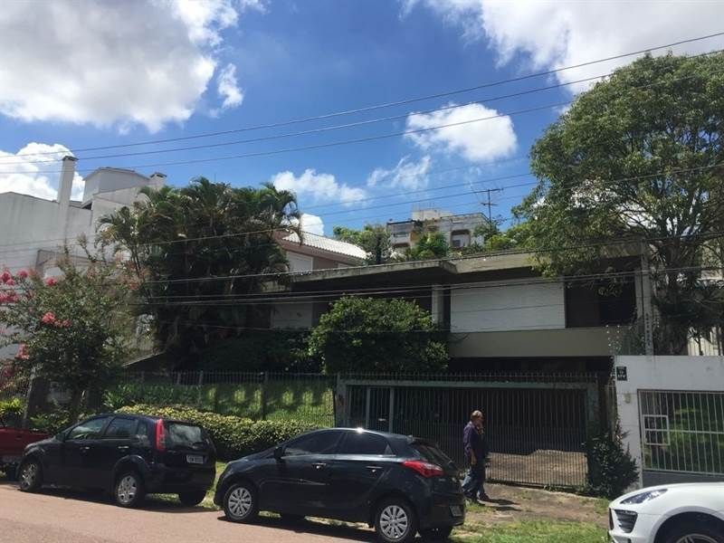 Casa para Venda - 320m², 3 dormitórios, sendo 1 suites, 4 vagas - Chácara das Pedras