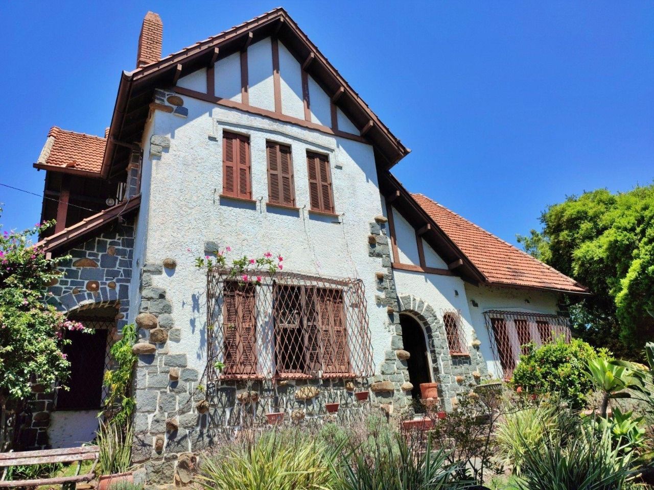 Casa 4 quartos à venda, 350m², Vila Assunção - Porto Alegre