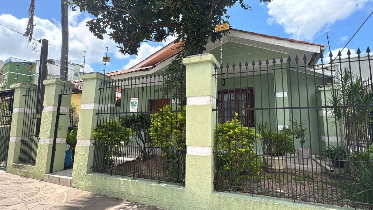 Casa para Venda - 388m², 3 dormitórios, sendo 1 suites, 3 vagas - Vila Ipiranga
