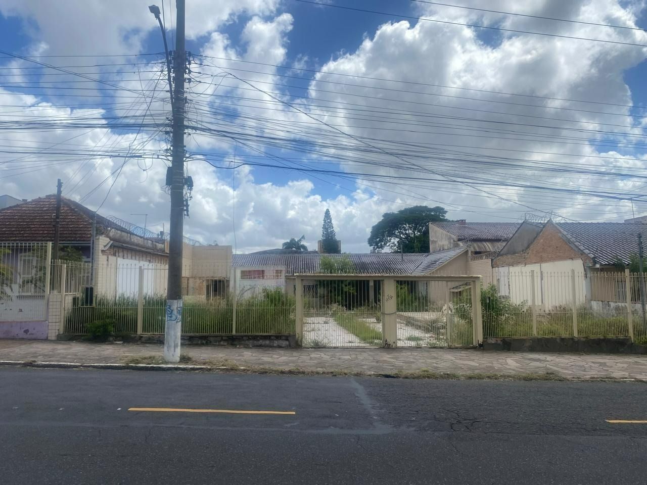 Terreno à venda, Vila Ipiranga - Porto Alegre