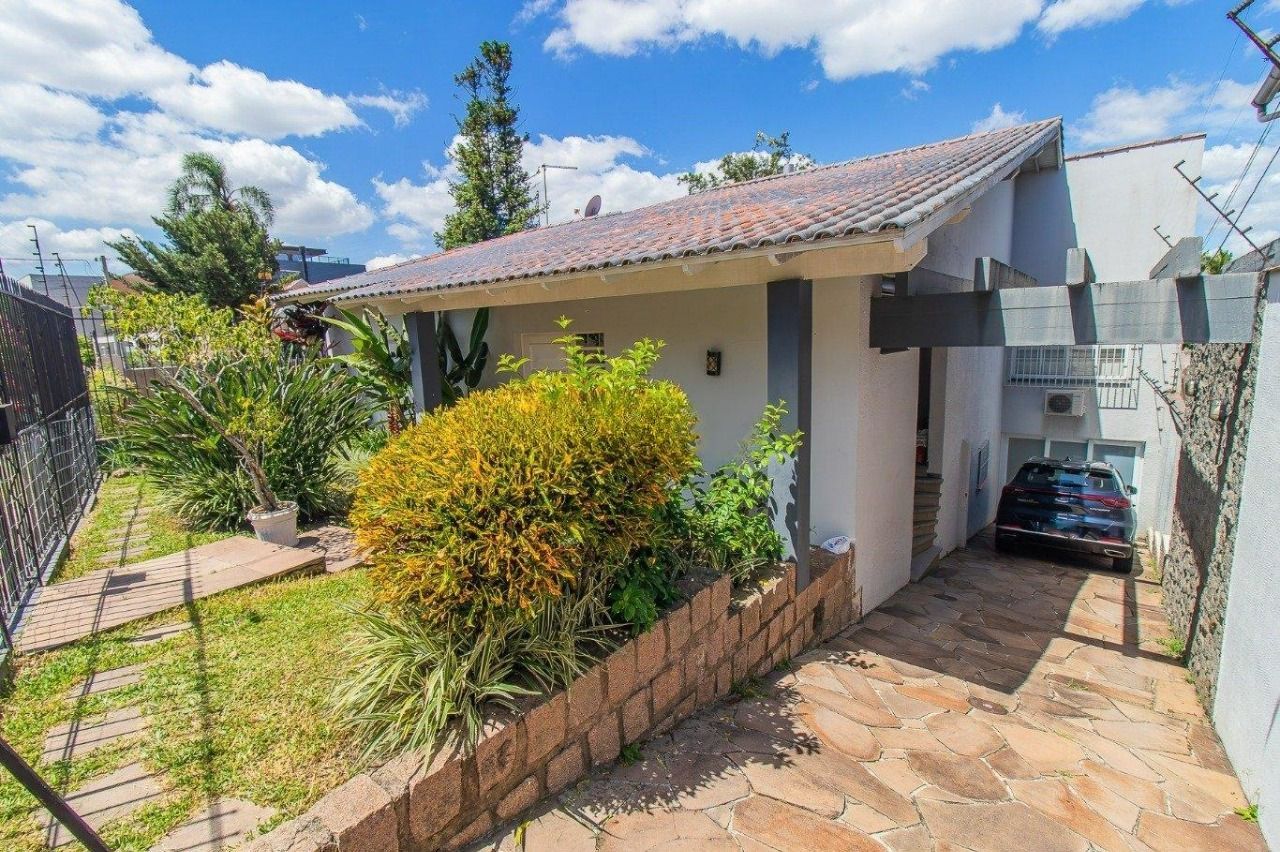 Casa 3 quartos à venda, 234m², Três Figueiras - Porto Alegre — foto 2