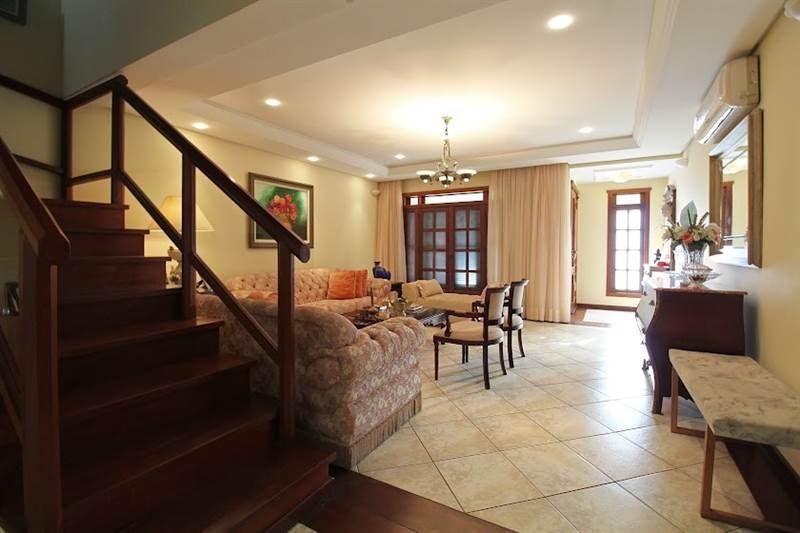 Casa para Venda - 381.1m², 4 dormitórios, sendo 1 suites, 4 vagas - Chácara das Pedras — foto 3