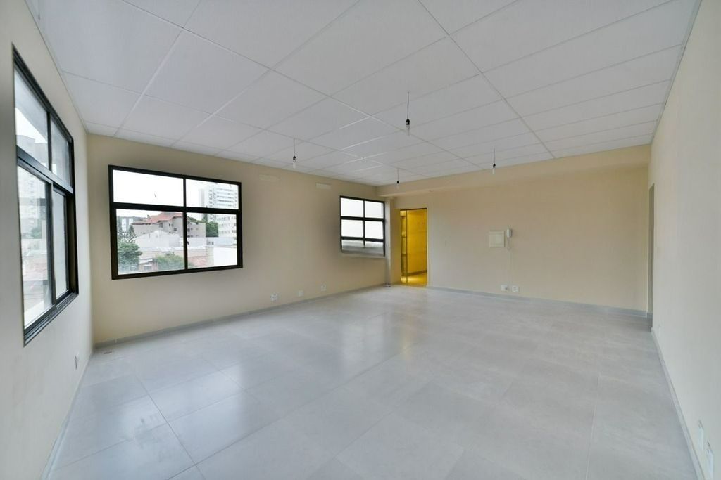 Sala Comercial à venda, 71m², Passo da Areia - Porto Alegre — foto 2