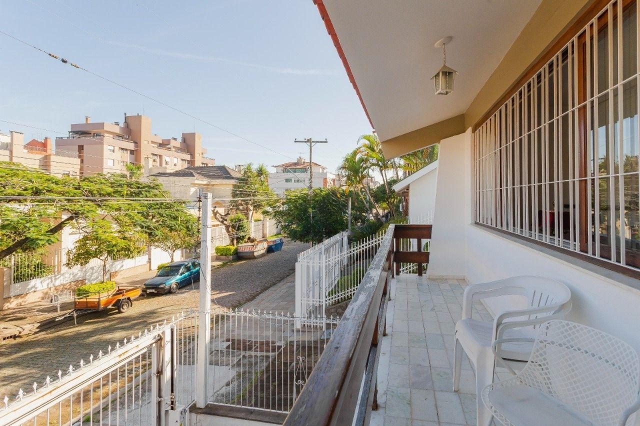 Casa 3 quartos à venda, 266m², Jardim Lindóia - Porto Alegre — foto 2