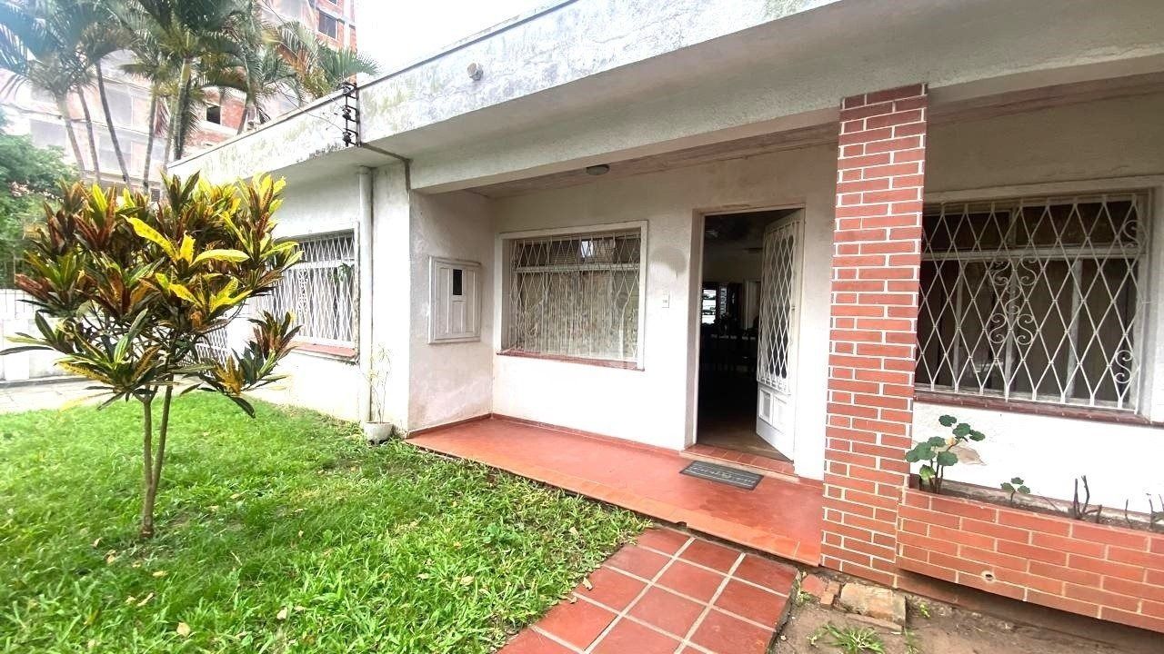 Casa 4 quartos à venda, 120m², Passo da Areia - Porto Alegre