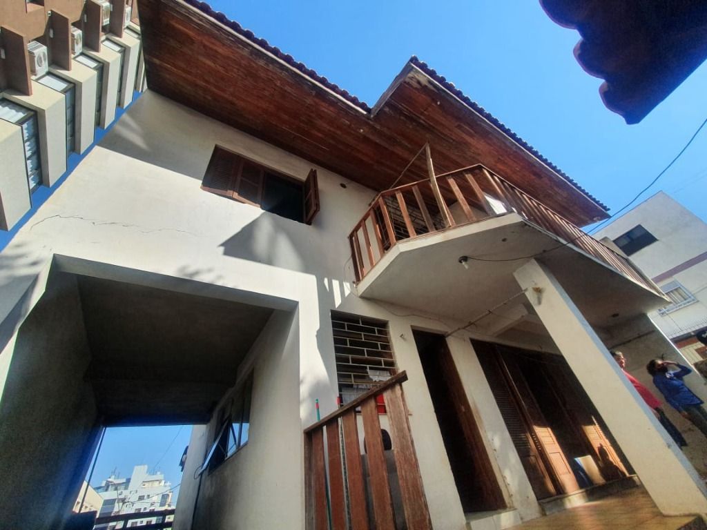 Casa para Venda - 260m², 3 dormitórios, sendo 1 suites, 2 vagas - Cristo Redentor
