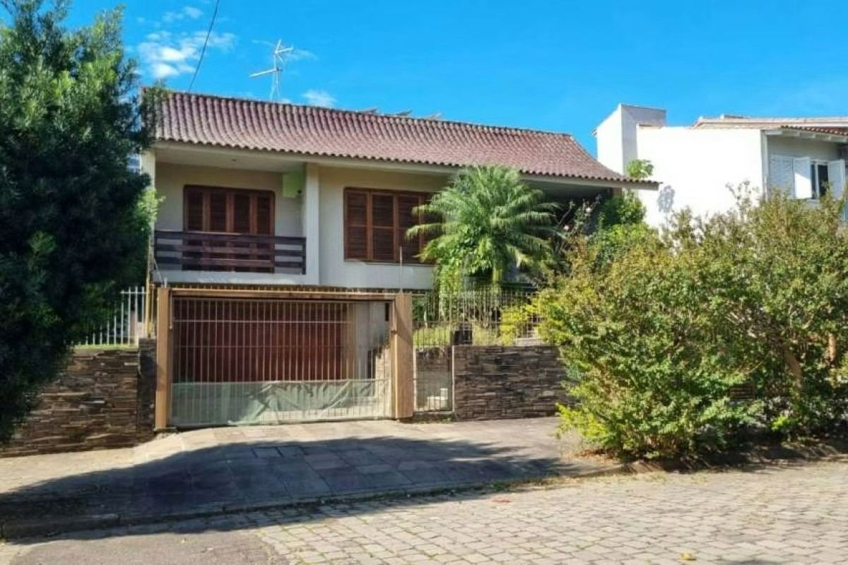 Casa 3 quartos à venda, 313m², Jardim Itu - Porto Alegre