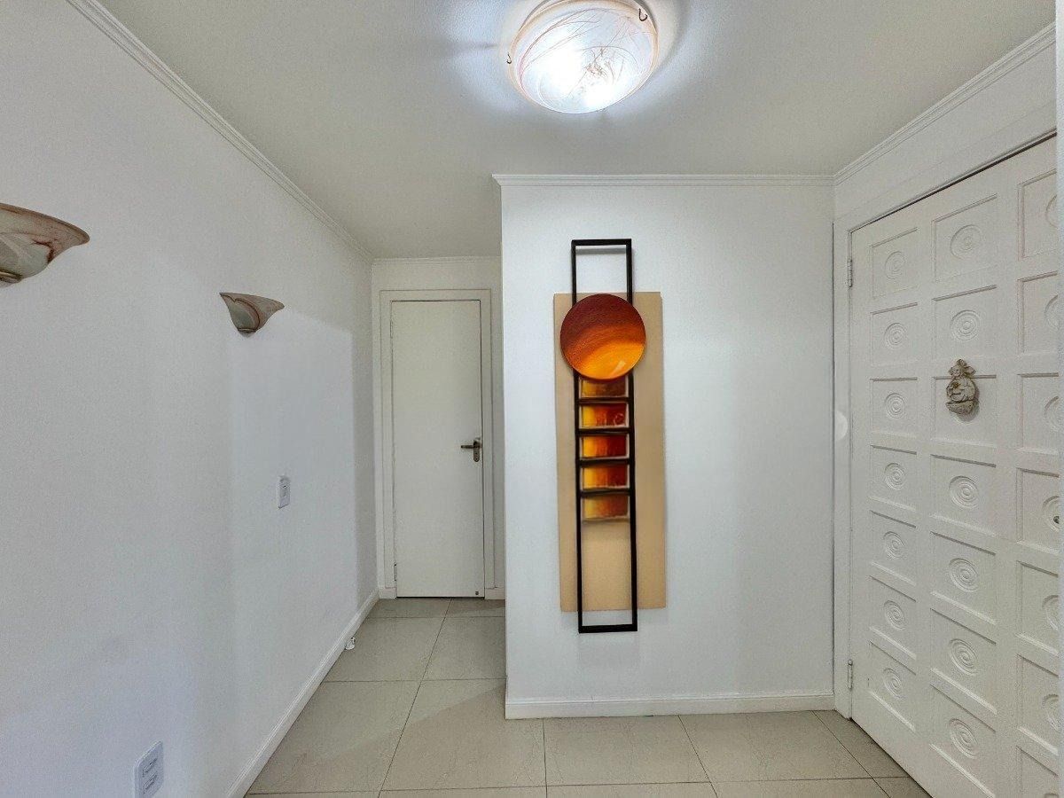 Casa 4 quartos à venda, 208m², Jardim Lindóia - Porto Alegre — foto 2