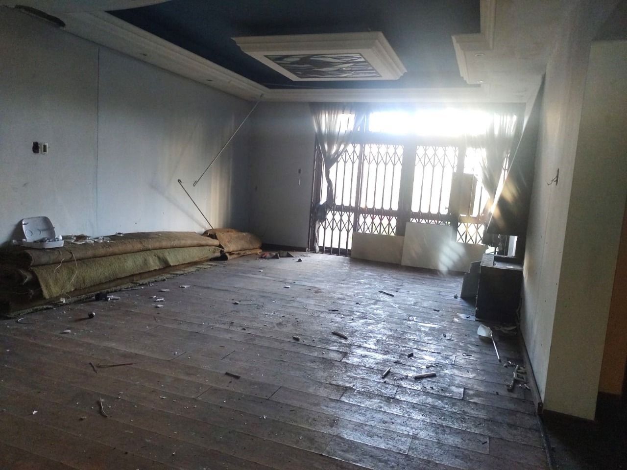 Casa para Venda - 400m², 4 dormitórios, sendo 1 suites, 4 vagas - Jardim Lindóia — foto 4
