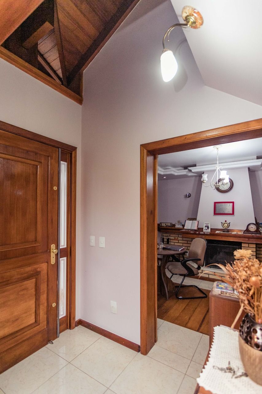 Casa para Venda - 304m², 4 dormitórios, sendo 1 suites, 3 vagas - Jardim Lindóia — foto 5