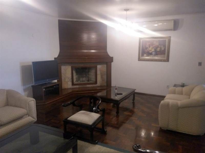 Casa para Venda - 305m², 3 dormitórios, sendo 1 suites, 4 vagas - Chácara das Pedras