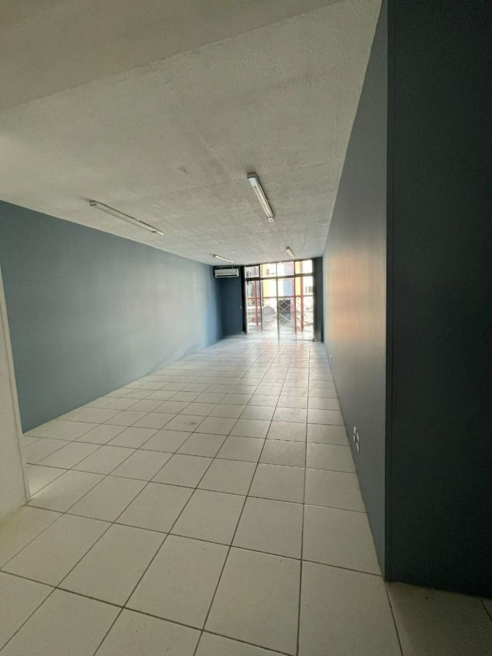 Sala Comercial à venda, 49m², Passo da Areia - Porto Alegre — foto 4