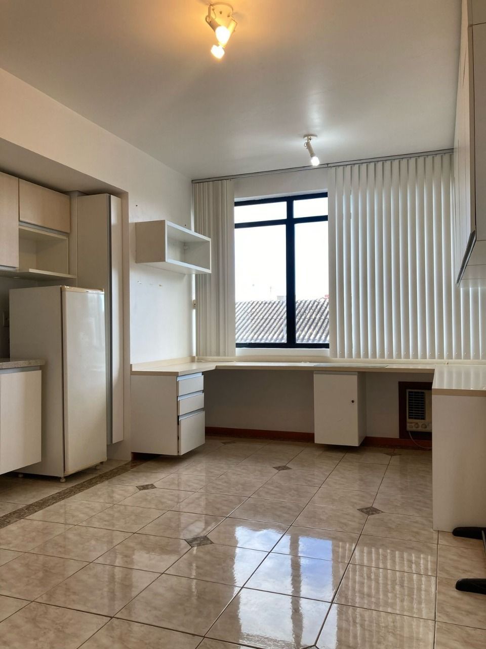 Sala Comercial à venda, 24m², Petrópolis - Porto Alegre