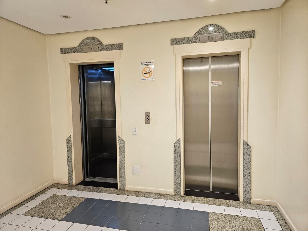 Sala Comercial à venda, 42m², Moinhos de Vento - Porto Alegre — foto 3