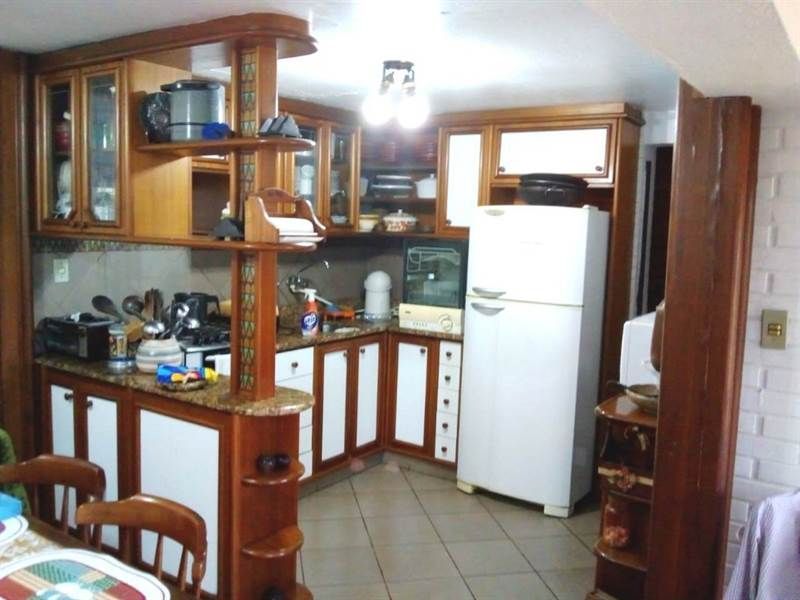Casa para Venda - 324m², 3 dormitórios, sendo 1 suites, 3 vagas - Chácara das Pedras — foto 5