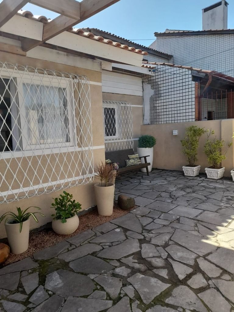 Casa para Venda - 216m², 2 dormitórios, sendo 1 suites, 2 vagas - Santa Maria Goretti — foto 3