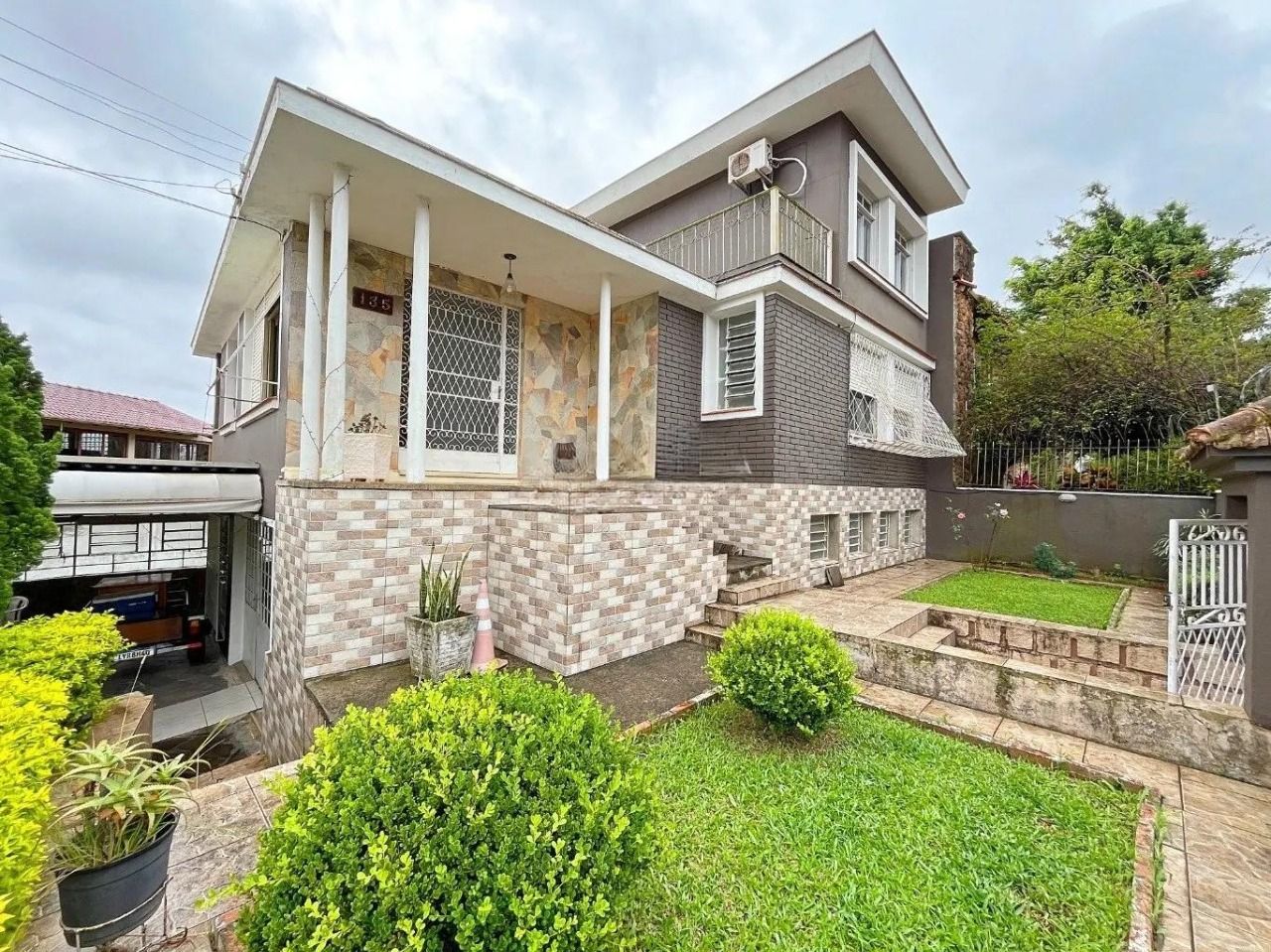 Casa 4 quartos à venda, 283m², Passo da Areia - Porto Alegre