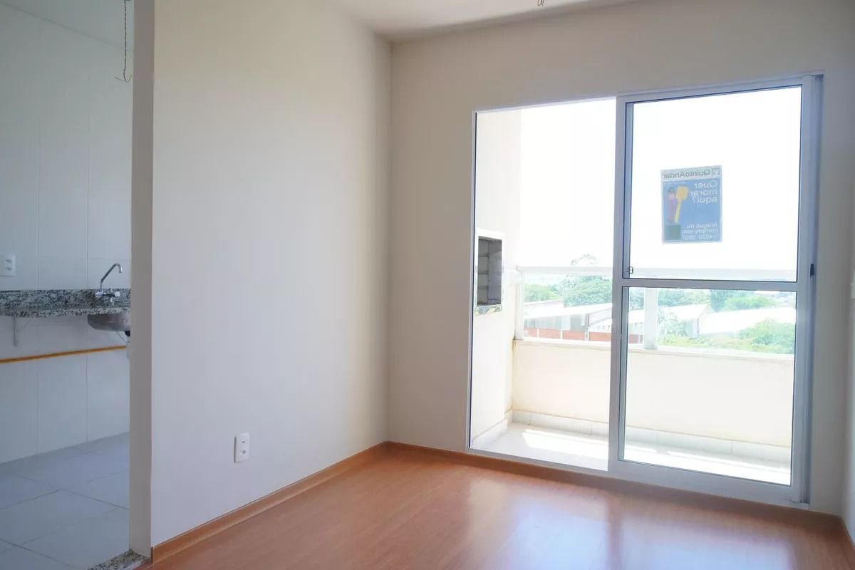 Apartamento com 02 dormitórios e  vaga escriturada