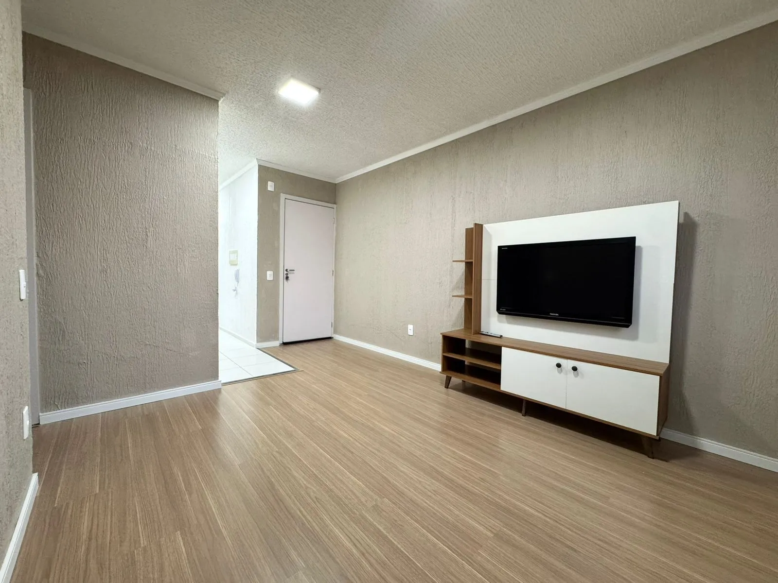 Apartamento, 2 dormitórios no bairro Passo das Pedras em Porto Alegre para Comprar