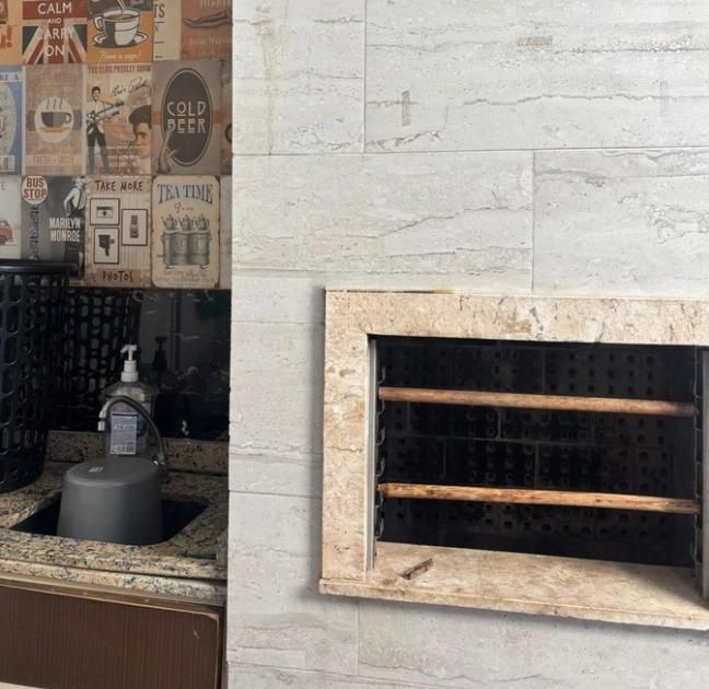 Casa de dois dormitórios com  02 suítes e 01 vaga de garagem