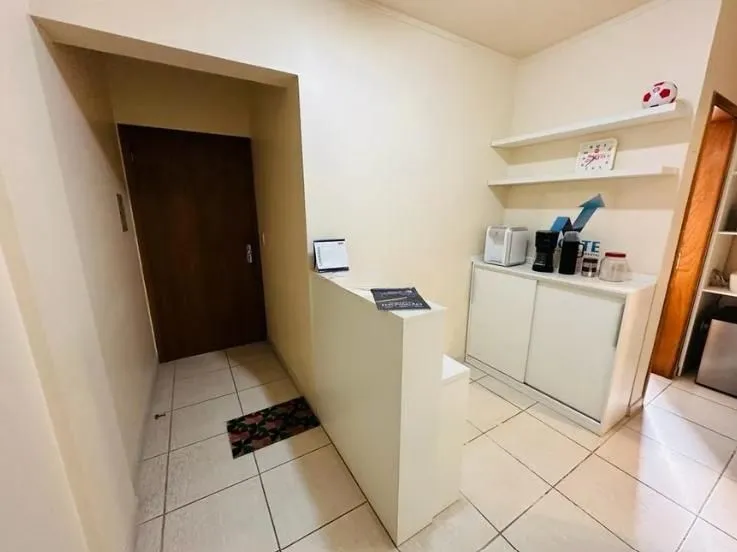Sala Comercial, 1 dormitório no bairro Jardim Lindóia em Porto Alegre para Comprar