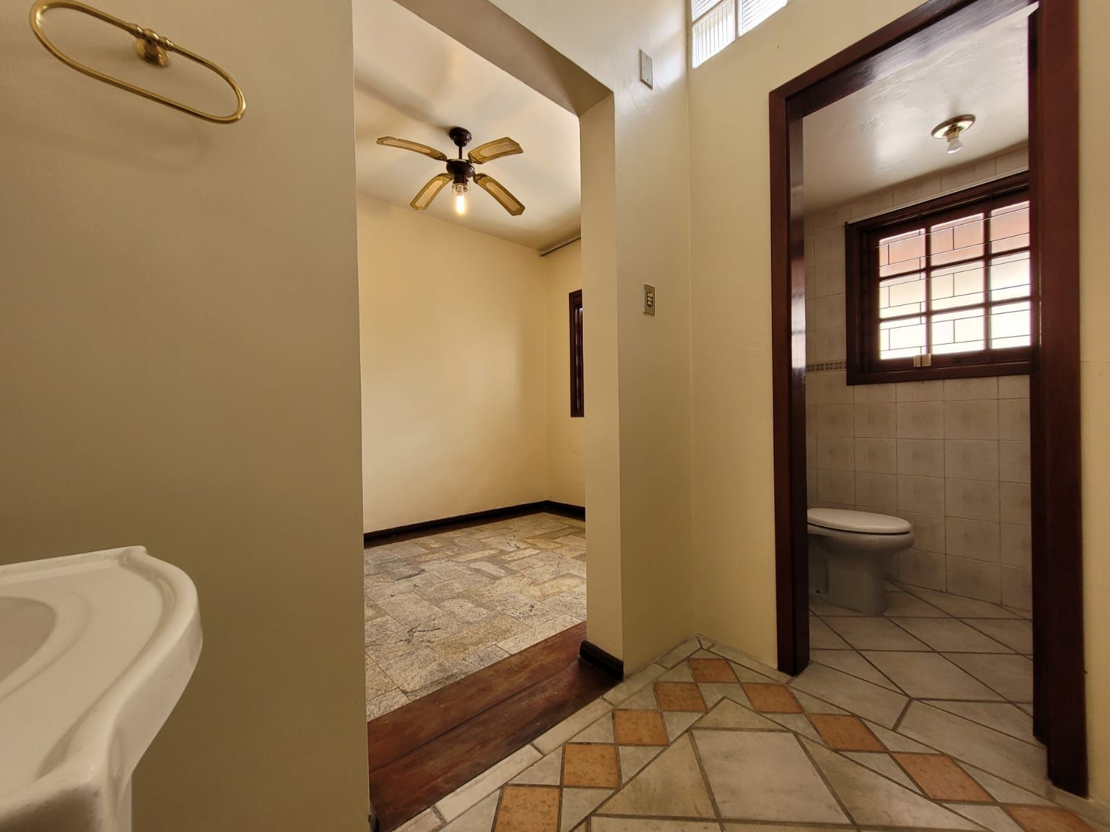 Casa à venda com 4 quartos, 365m² - Foto 12