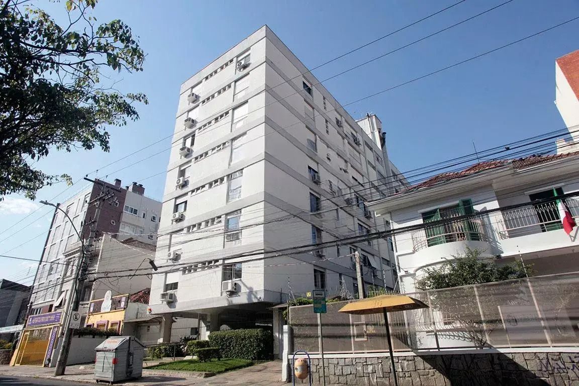 Apartamento com 03 dormitórios e vaga de garagem