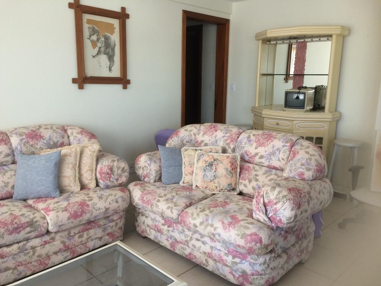 Apartamento com 04 dormitórios e vaga de garagem escriturada