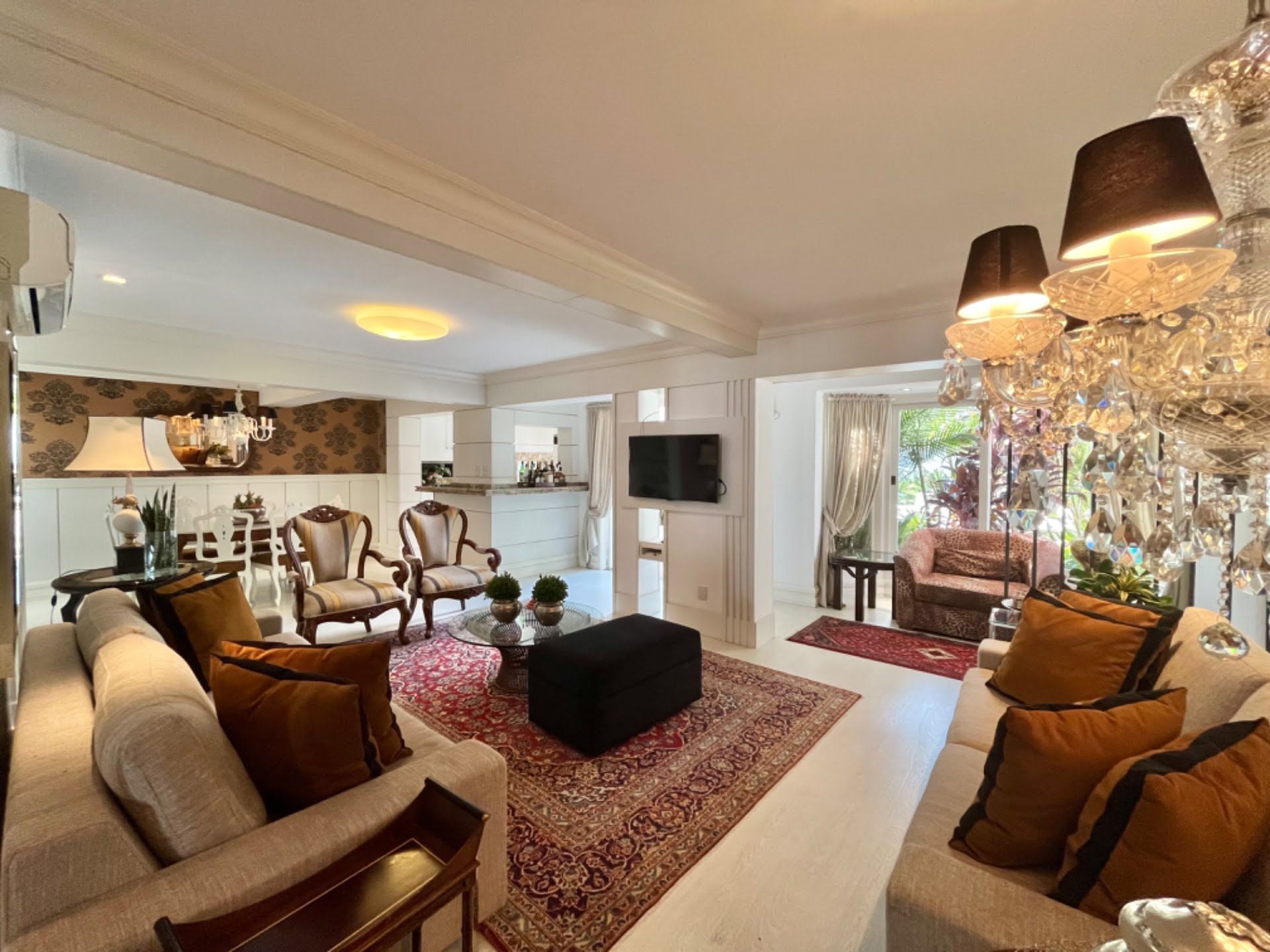Casa à venda com 3 quartos, 307m² - Foto 2