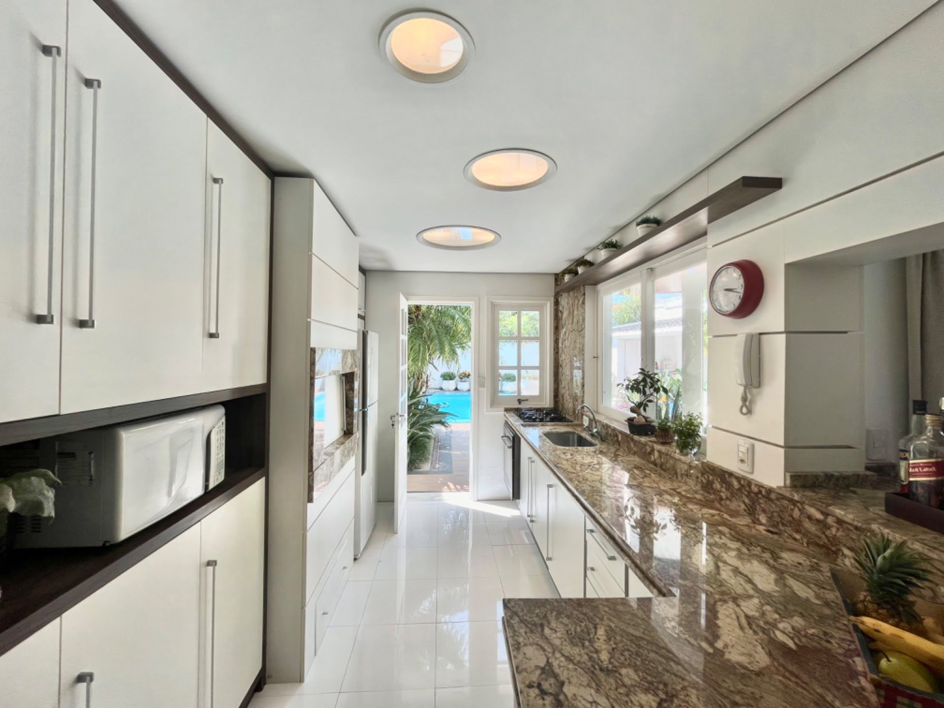 Casa à venda com 3 quartos, 307m² - Foto 17