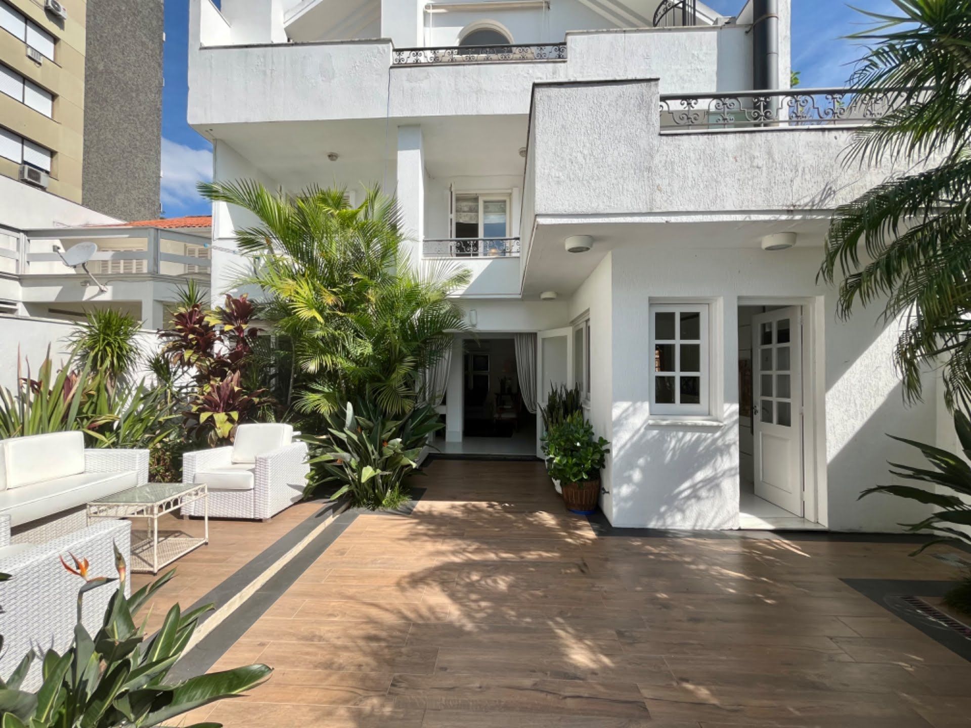 Casa à venda com 3 quartos, 307m² - Foto 7
