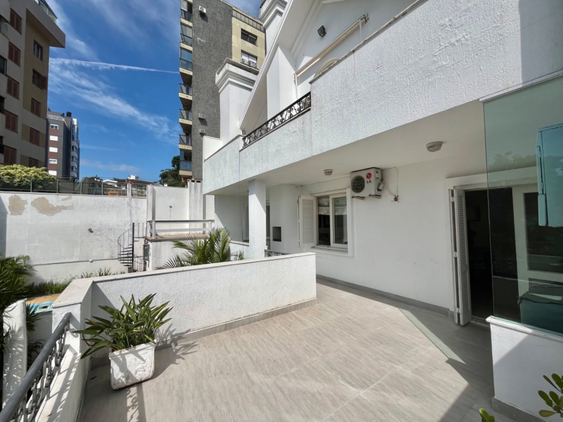 Casa à venda com 3 quartos, 307m² - Foto 22