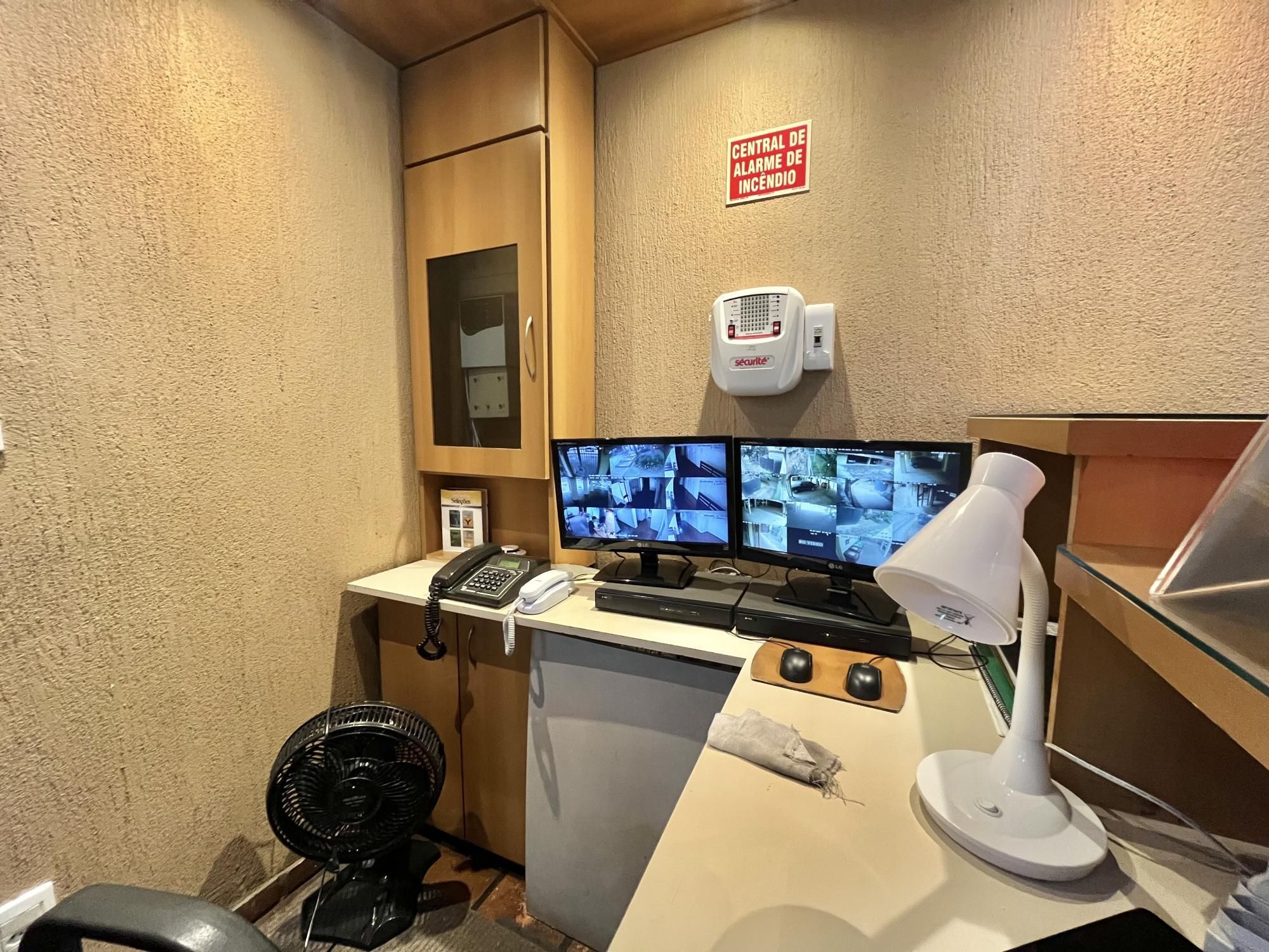 Apartamento à venda com 2 quartos, 70m² - Foto 18