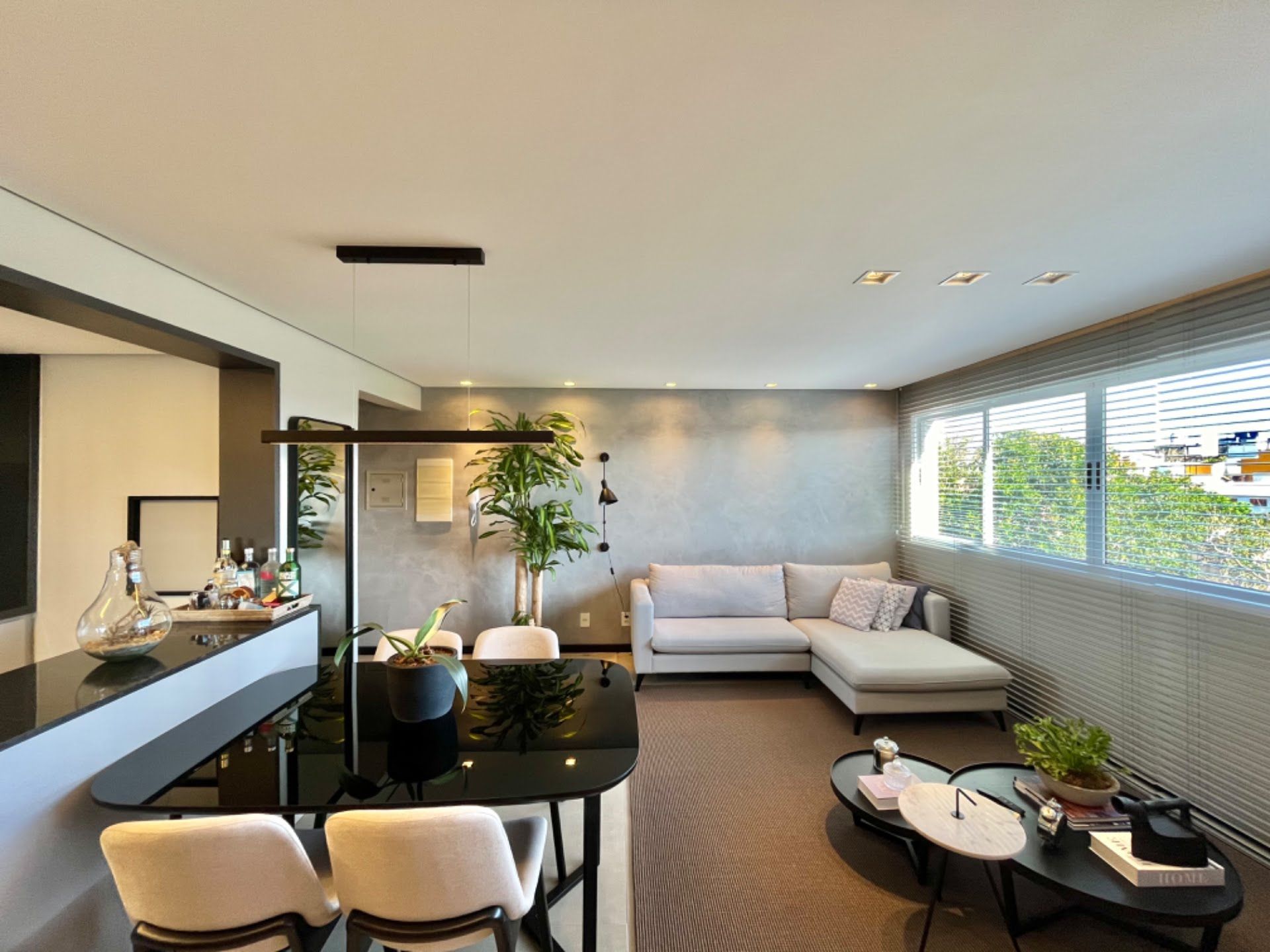 Apartamento à venda com 2 quartos, 70m² - Foto 2