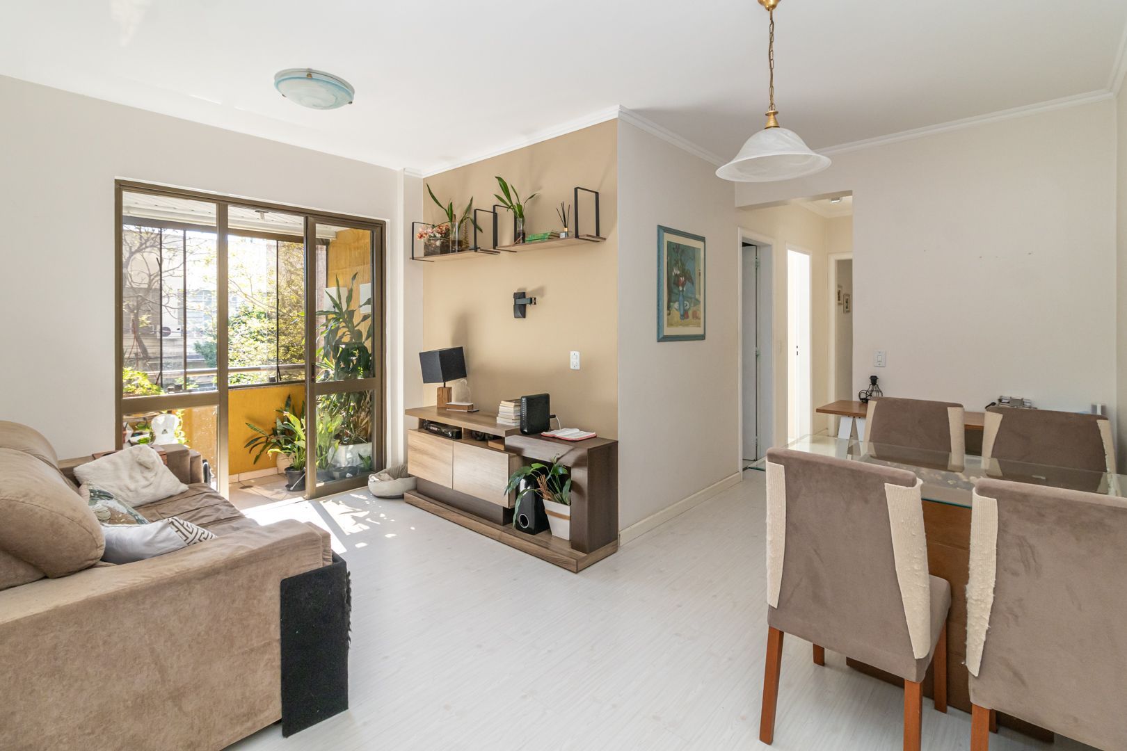 Apartamento à venda com 80m², 3 quartos, 1 suíte, 1 vaga no bairro Menino Deus em Porto Alegre