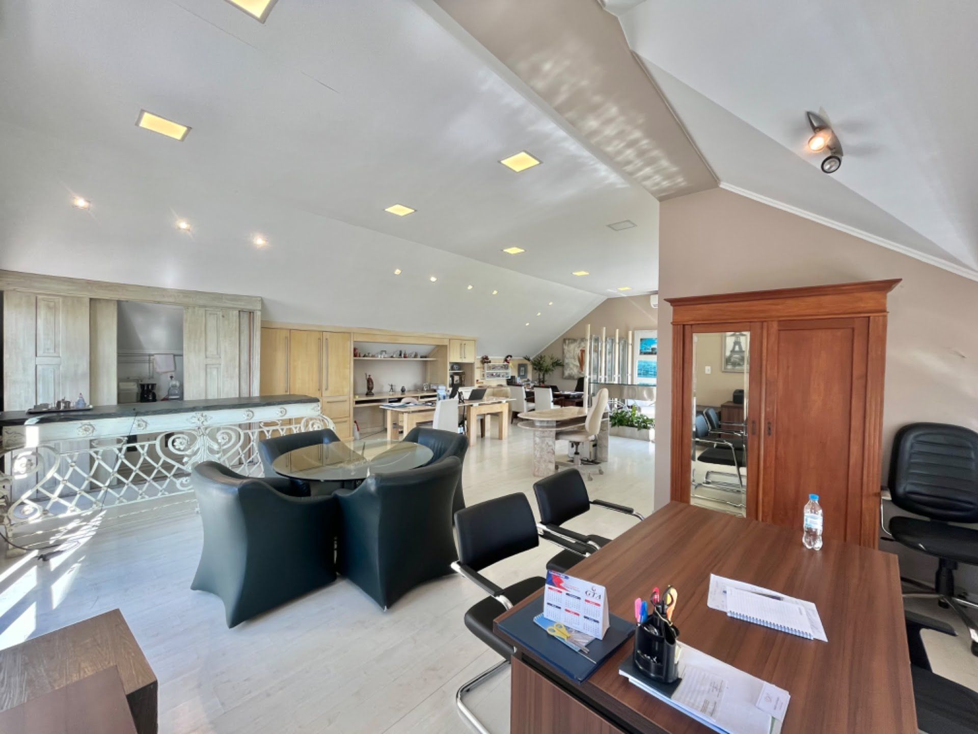 Casa à venda com 3 quartos, 307m² - Foto 15