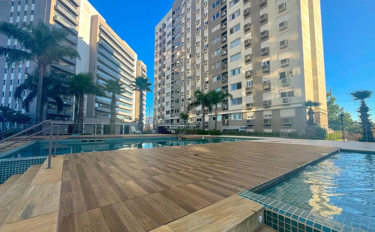 Apartamento com 92m², 3 dormitórios no bairro São Sebastião em Porto Alegre para Comprar