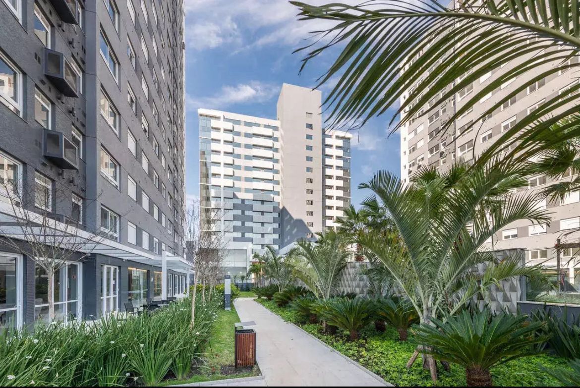 Apartamento com 67m², 2 dormitórios no bairro São Sebastião em Porto Alegre para Comprar