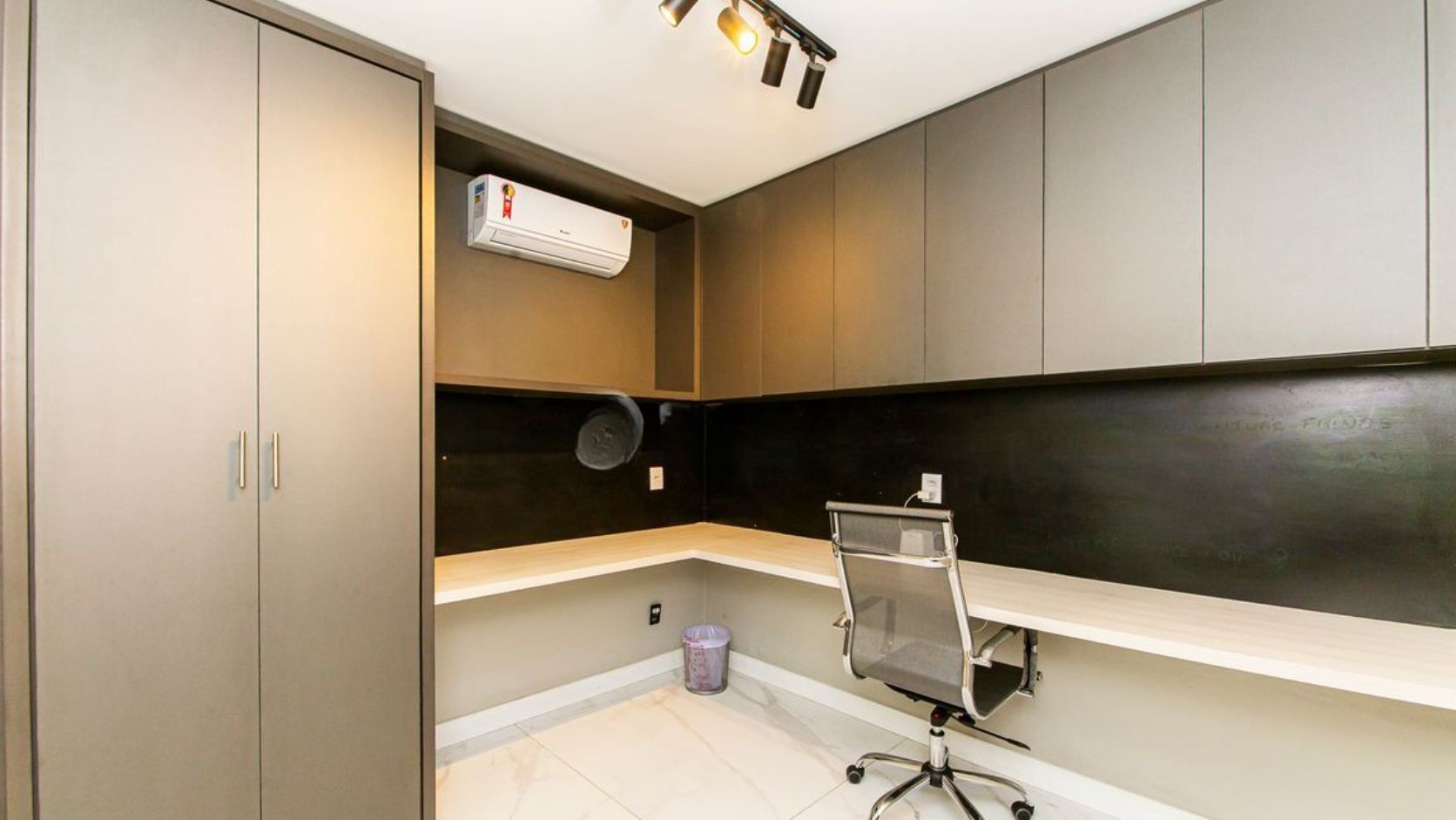 Casa, 3 quartos, 218 m² - Foto 35