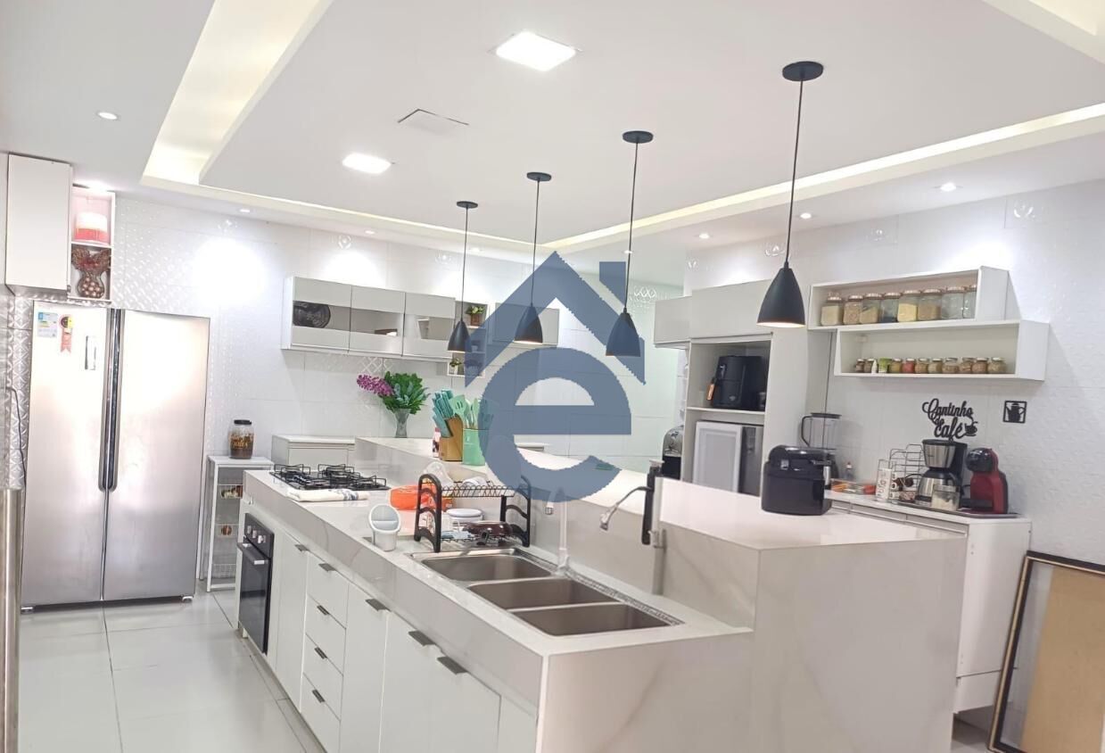 Casa, 4 quartos, 240 m² - Foto 11