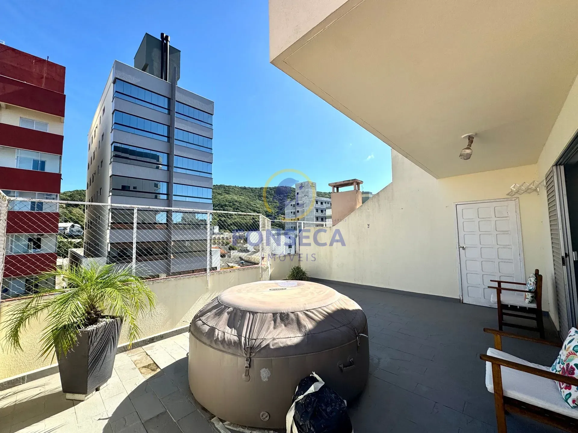 Cobertura duplex com área externa - Edifício Abdon no Bairro Mar Grosso