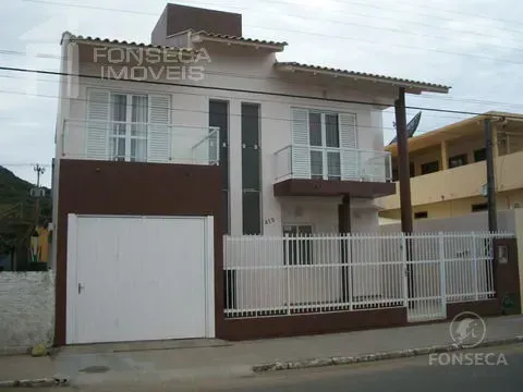 Casa à venda em Magalhães