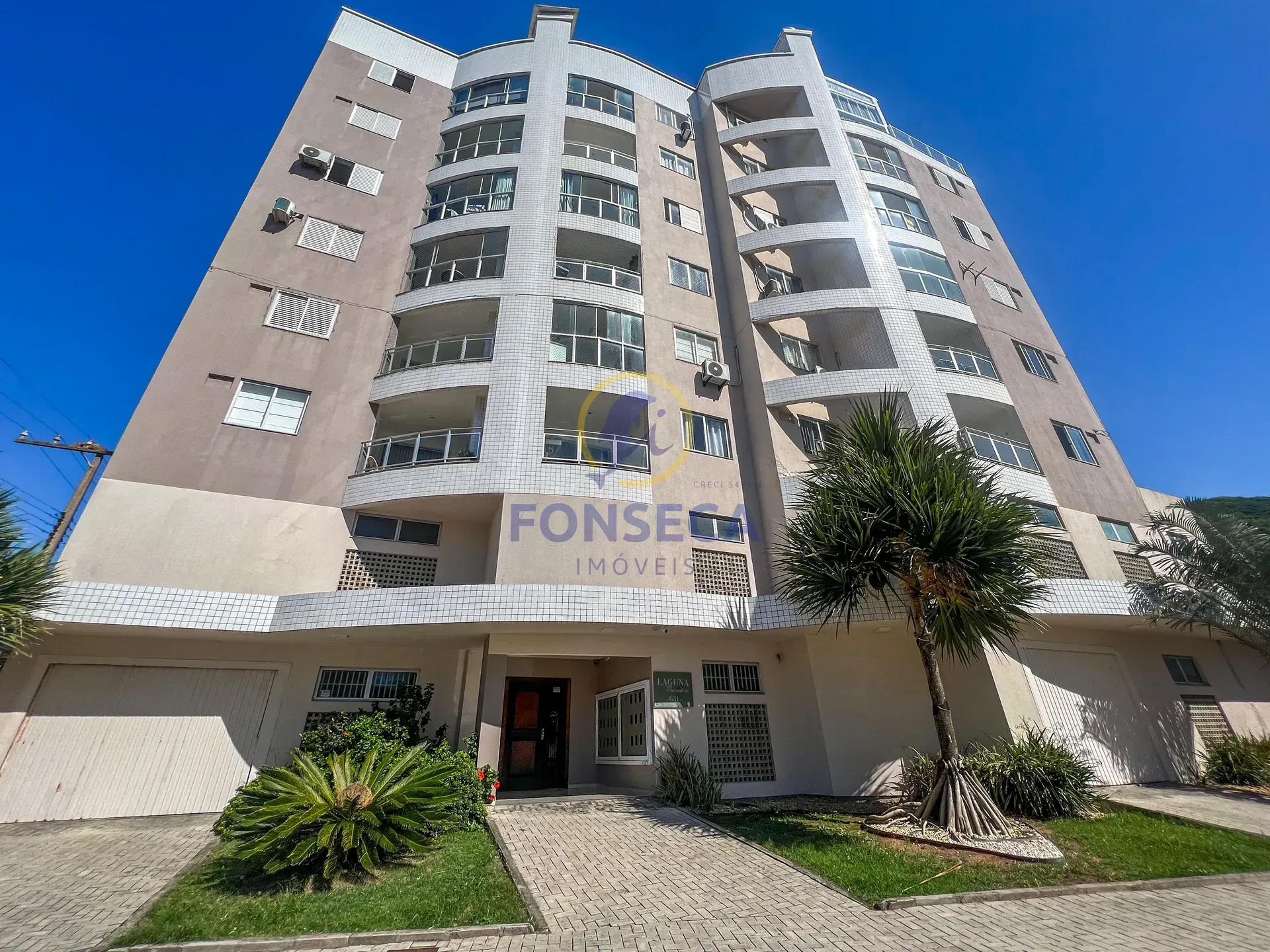 Apartamento a venda no Ed. Laguna Paradise